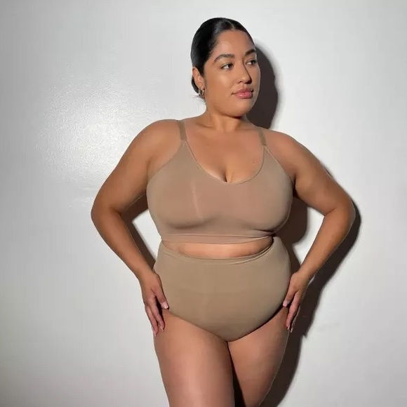 NWT Yitty Nearly Naked Shapewear Plunge Bra in Taupe Size 3X/4X - Picture 14 of 14